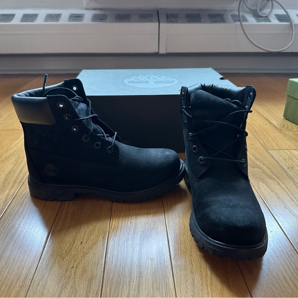 Waterproof Timberland Black Nubuck Boots (Size 8) - Like New